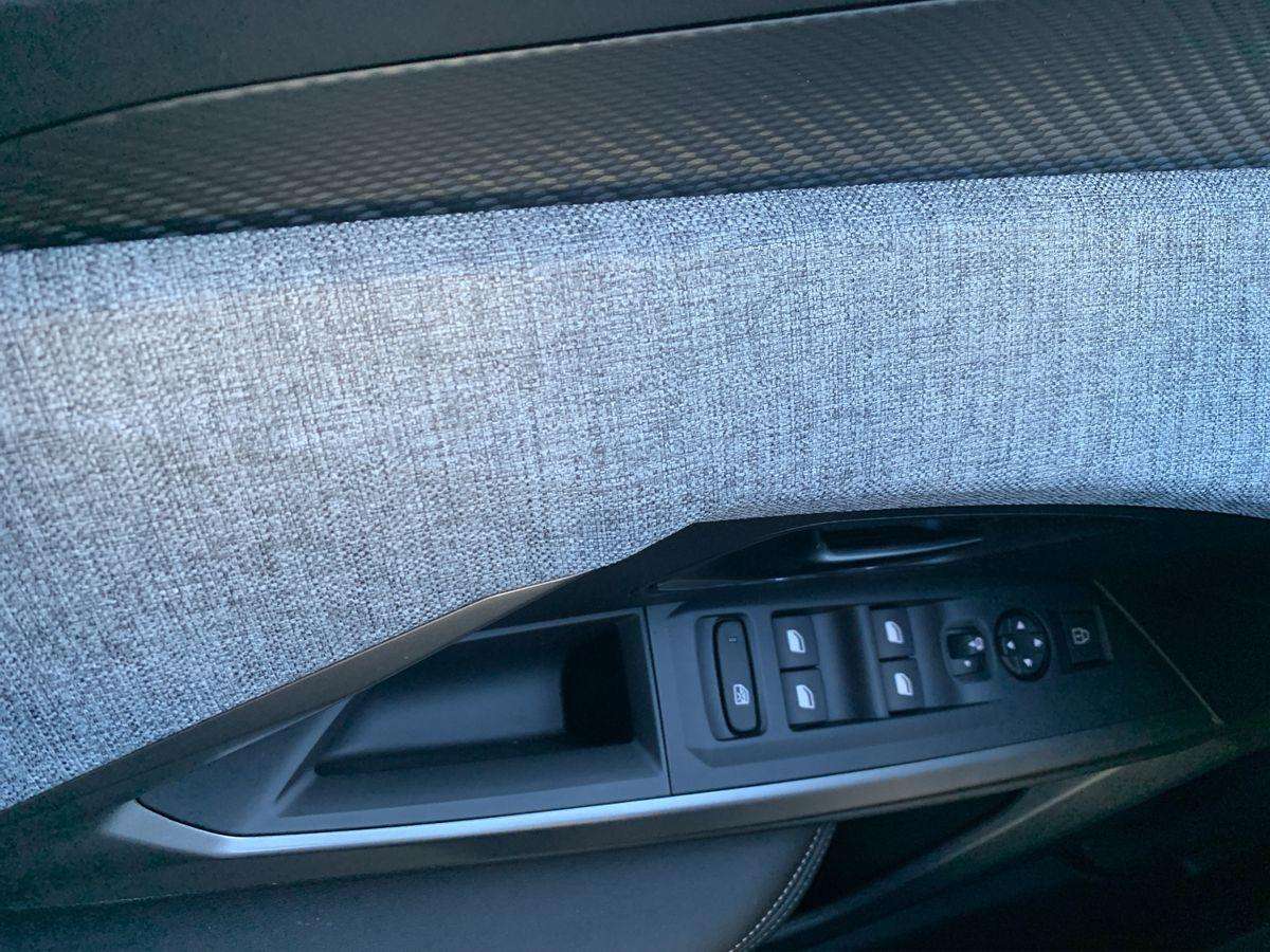 Fahrzeugbild eines Peugeot 5008