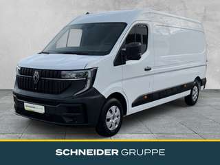 Schräge Frontansicht auf einen Renault Master , freigestellt