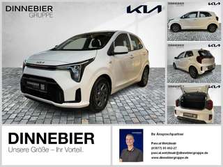 Schräge Frontansicht auf einen Kia Picanto , freigestellt