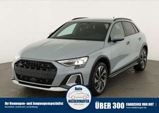 Schräge Frontansicht auf einen Audi A3 , freigestellt