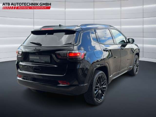 Fahrzeugbild eines Jeep Compass