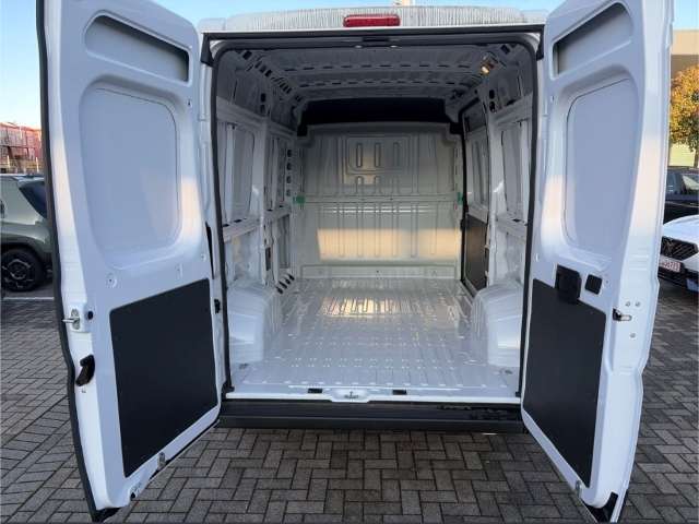 Fahrzeugbild eines Opel Movano