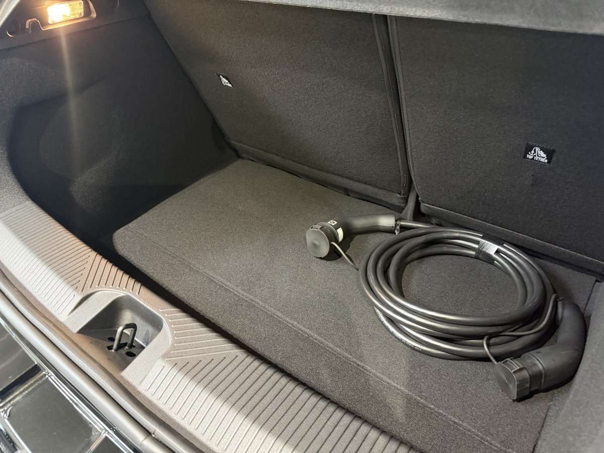 Fahrzeugbild eines Renault 5 E-TECH