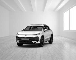 Schräge Frontansicht auf einen Volkswagen T-Roc , freigestellt