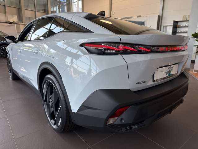 Fahrzeugbild eines Peugeot 408