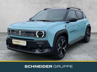 Schräge Frontansicht auf einen Renault 4 E-TECH , freigestellt