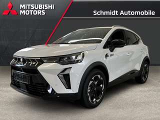 Schräge Frontansicht auf einen Mitsubishi ASX , freigestellt