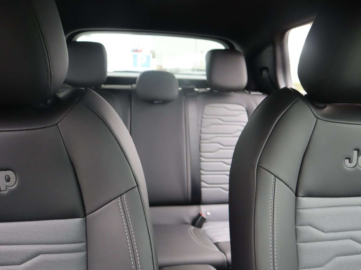 Fahrzeugbild eines Jeep Avenger