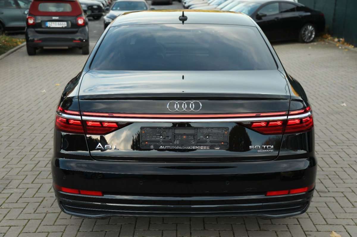 Fahrzeugbild eines Audi A8