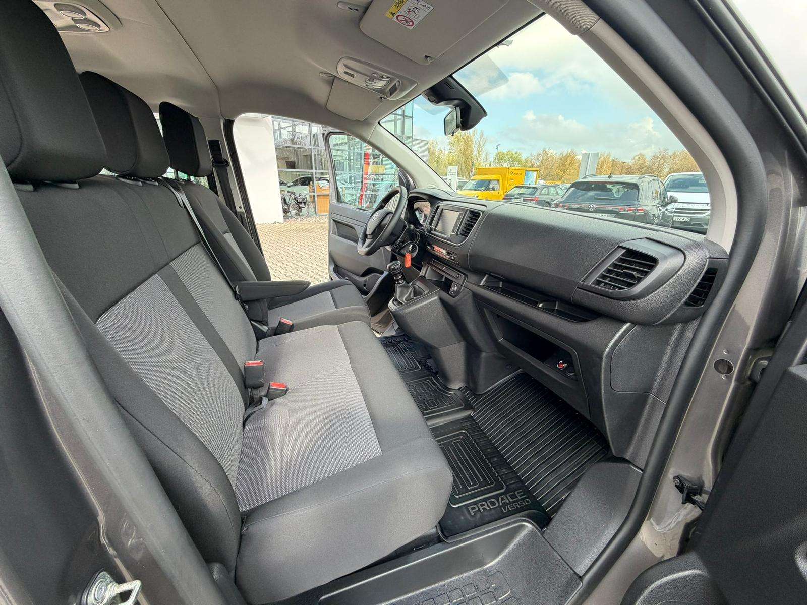 Fahrzeugbild eines Toyota Proace