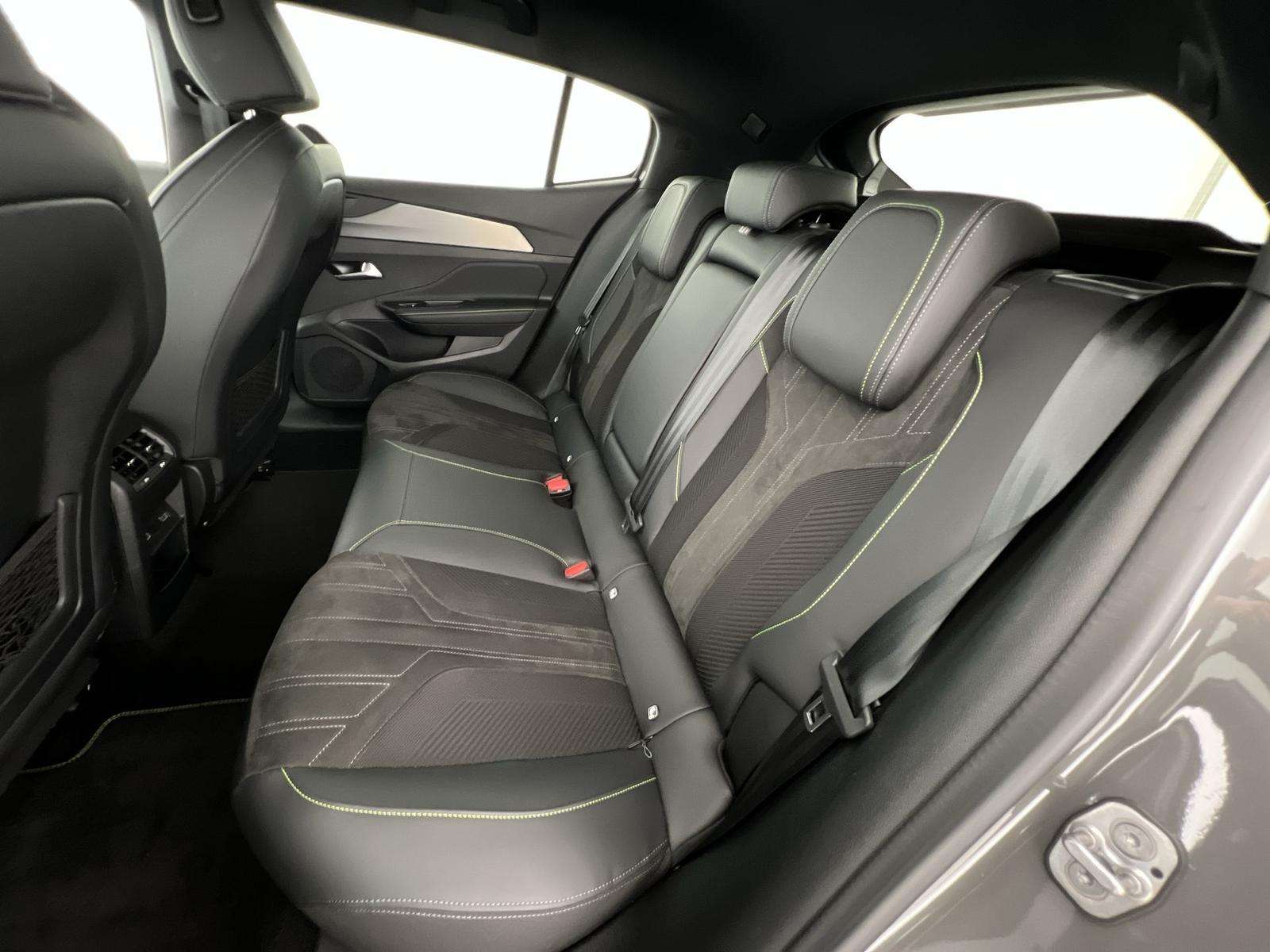 Fahrzeugbild eines Peugeot 408