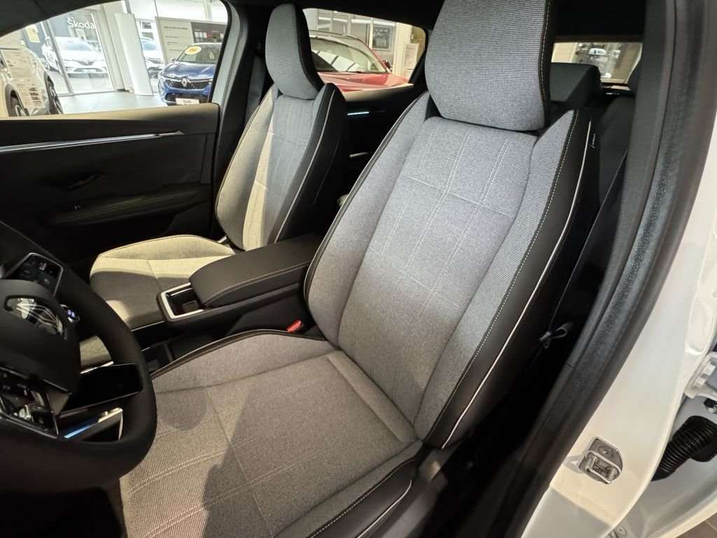 Fahrzeugbild eines Renault Scenic E-TECH