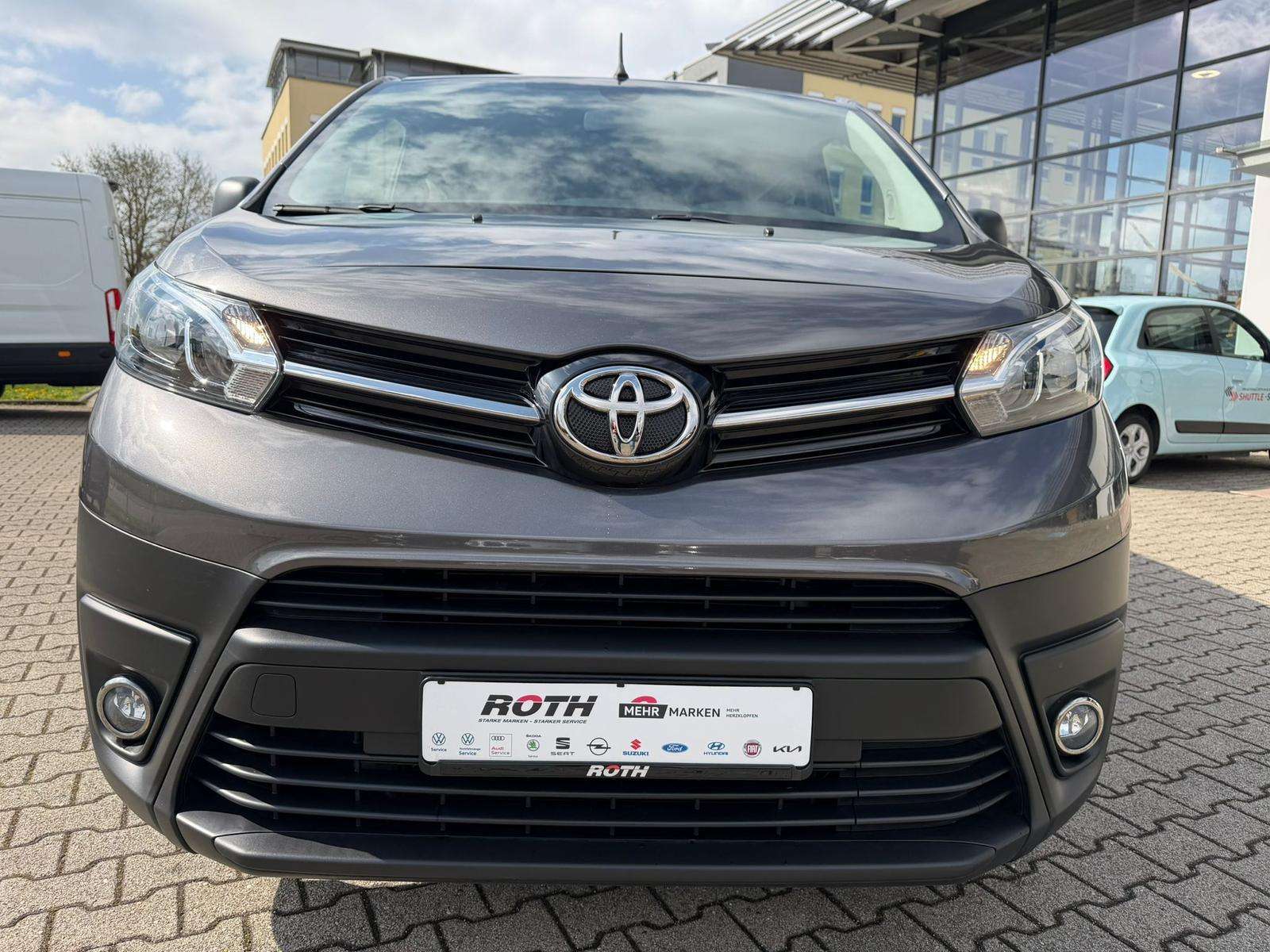Fahrzeugbild eines Toyota Proace