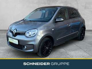 Schräge Frontansicht auf einen Renault Twingo , freigestellt
