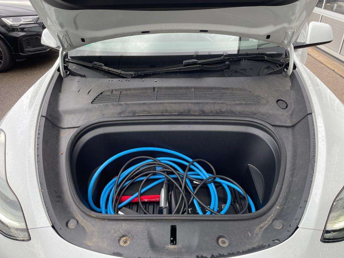 Fahrzeugbild eines TESLA Model Y
