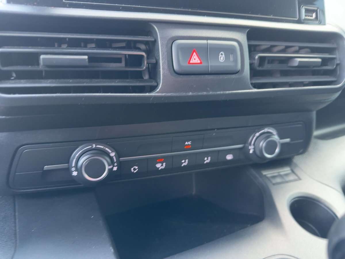 Fahrzeugbild eines Opel Combo