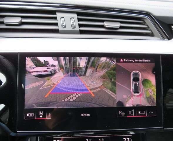 Fahrzeugbild eines Audi Q8 e-tron