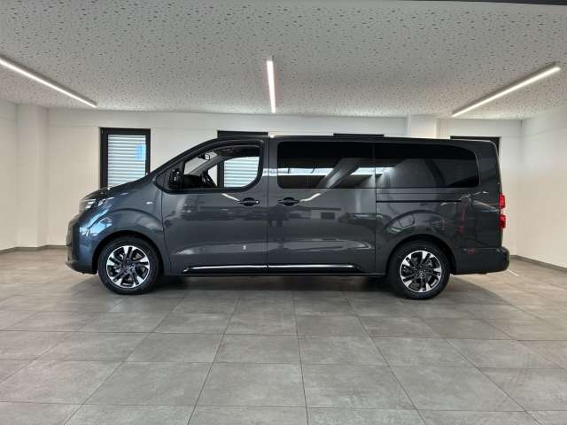 Fahrzeugbild eines Opel Zafira Life