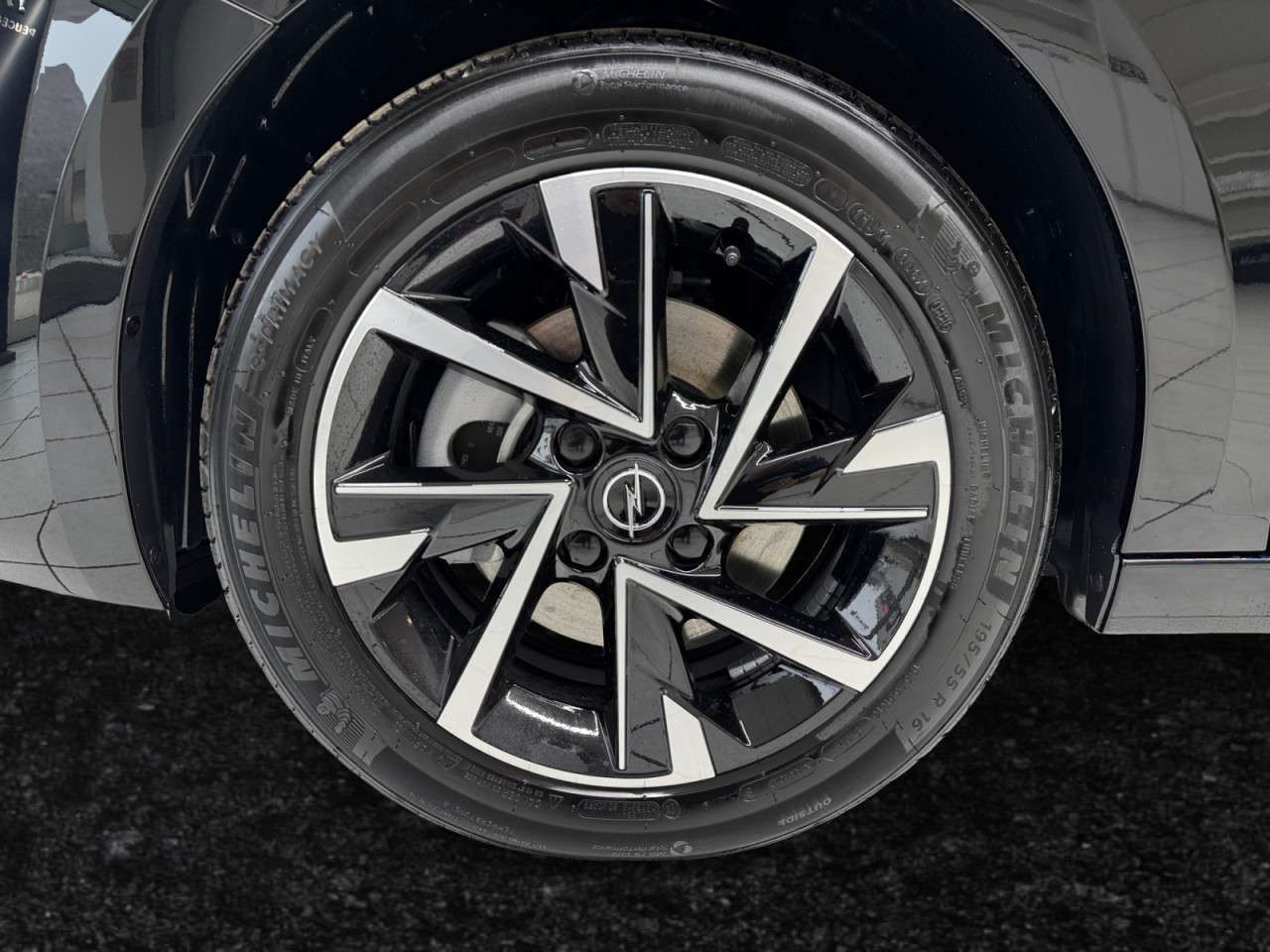 Fahrzeugbild eines Opel Corsa