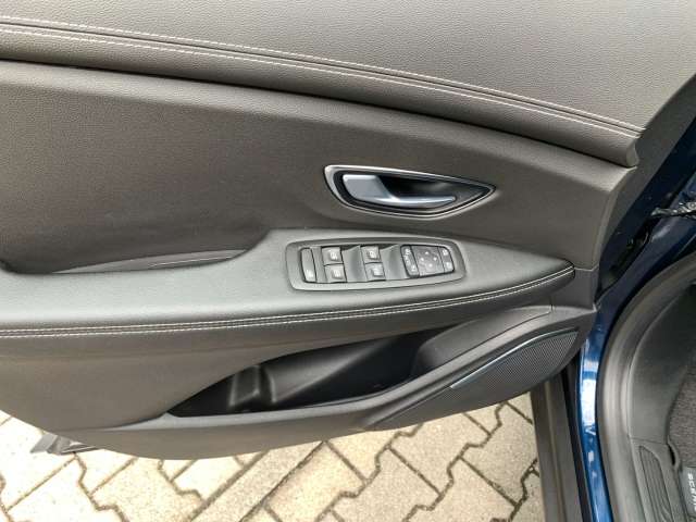 Fahrzeugbild eines Renault Scénic