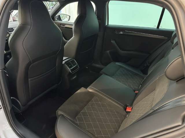 Fahrzeugbild eines Skoda Superb