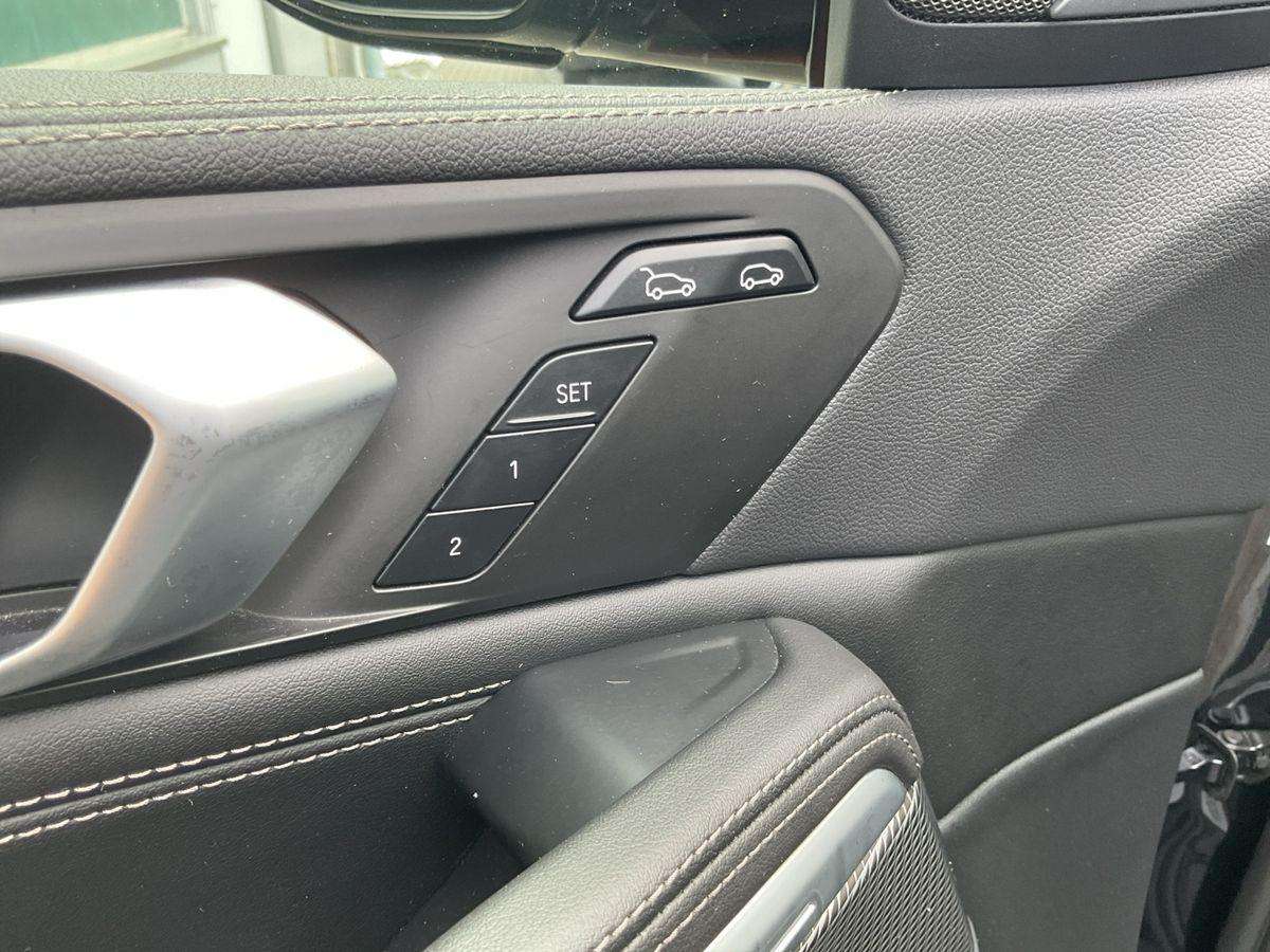 Fahrzeugbild eines BMW X6
