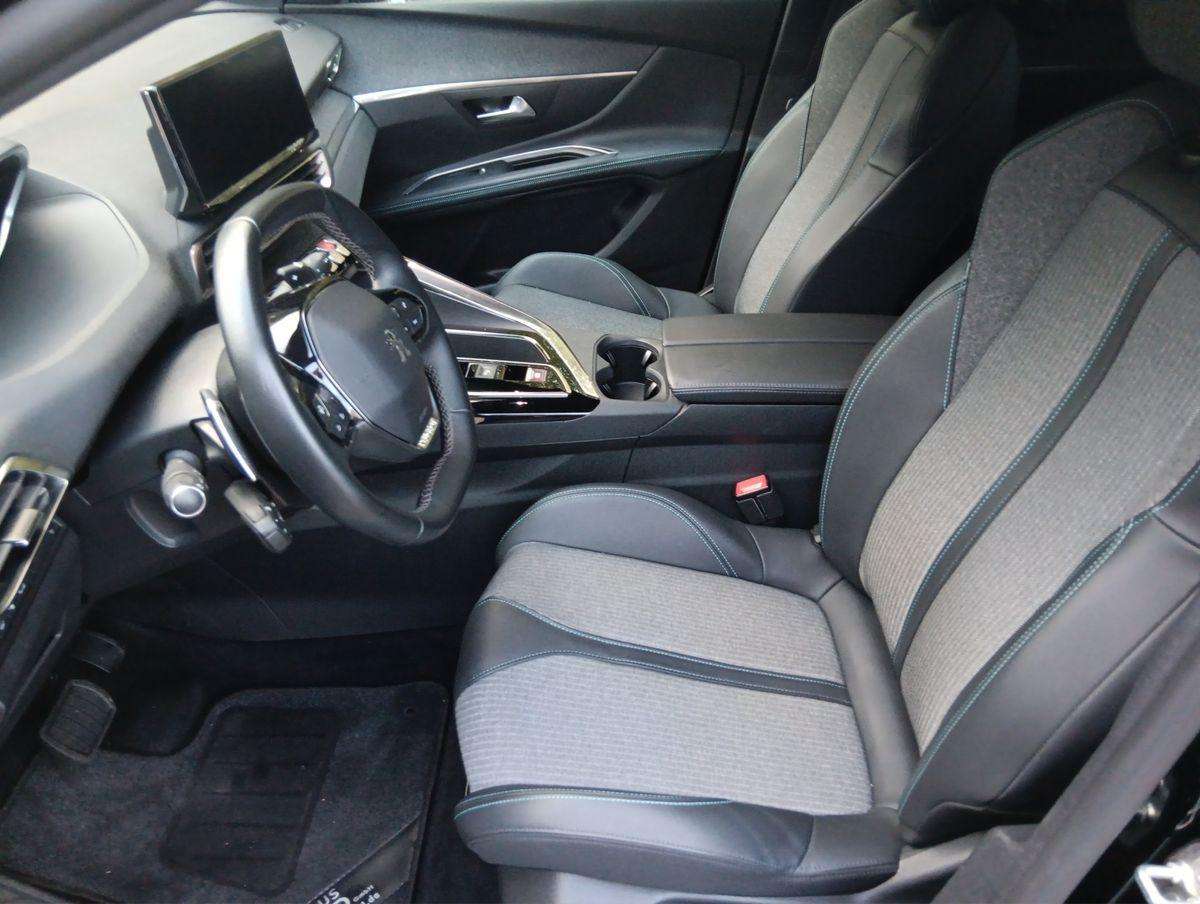 Fahrzeugbild eines Peugeot 5008