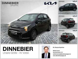 Schräge Frontansicht auf einen Kia Picanto , freigestellt