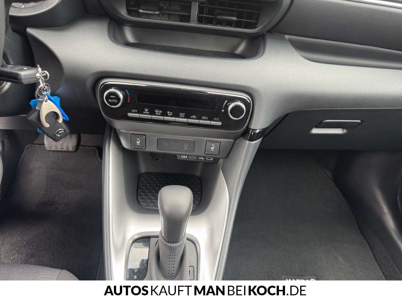 Fahrzeugbild eines Mazda Mazda2 Hybrid