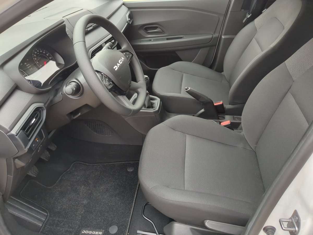 Fahrzeugbild eines Dacia Jogger