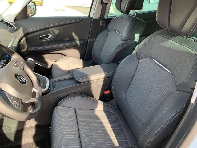 Fahrzeugbild eines Renault Grand Scénic