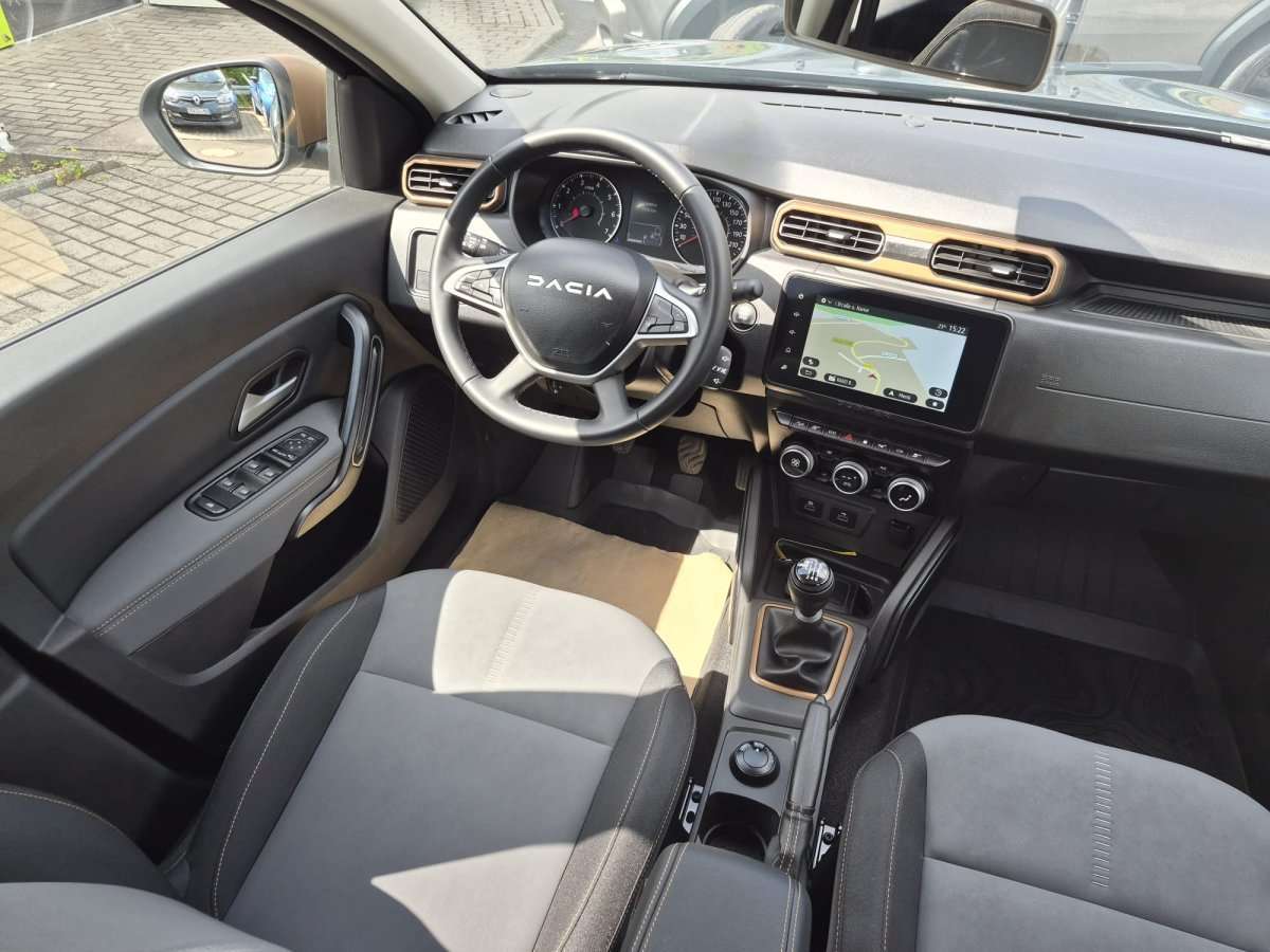 Fahrzeugbild eines Dacia Duster