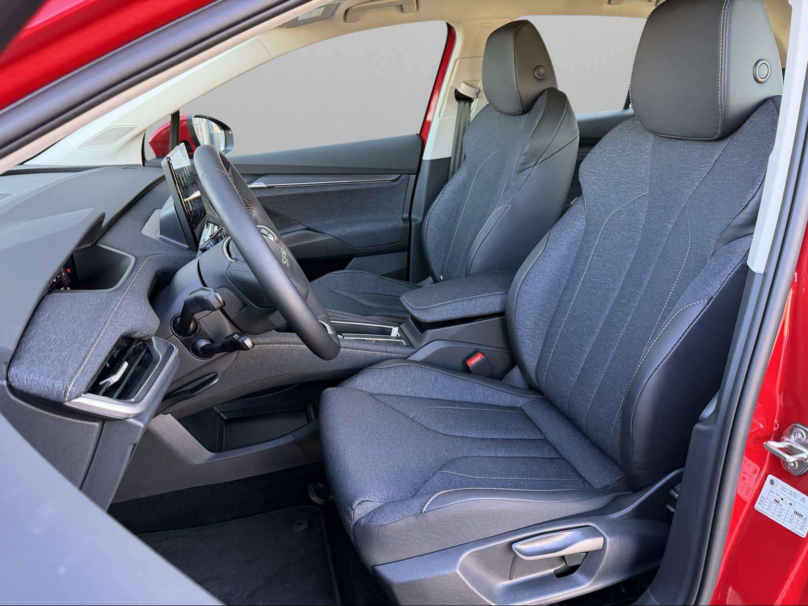 Fahrzeugbild eines Skoda ELROQ