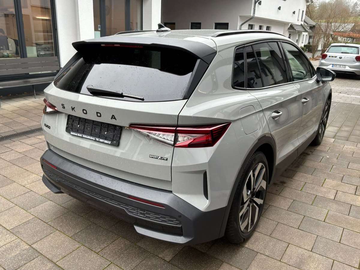 Fahrzeugbild eines Skoda ELROQ
