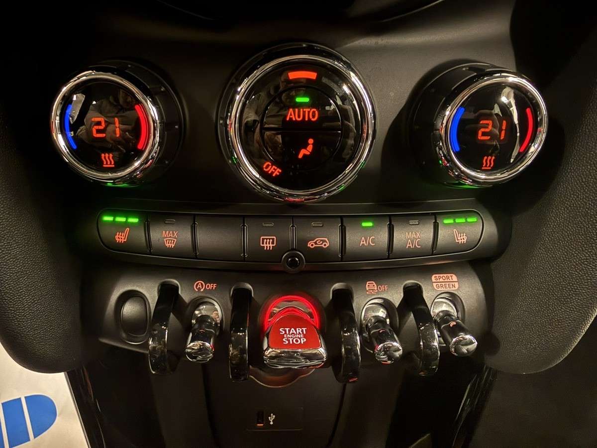 Fahrzeugbild eines MINI MINI