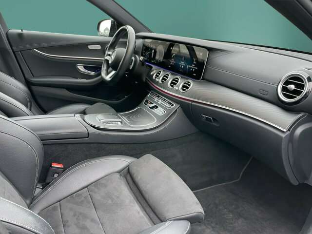 Fahrzeugbild eines Mercedes-Benz E-Klasse