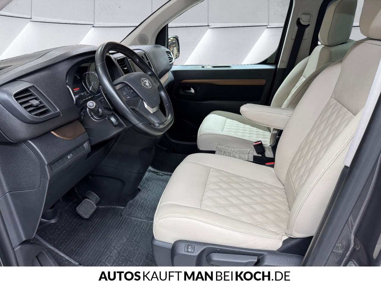 Fahrzeugbild eines Toyota Proace