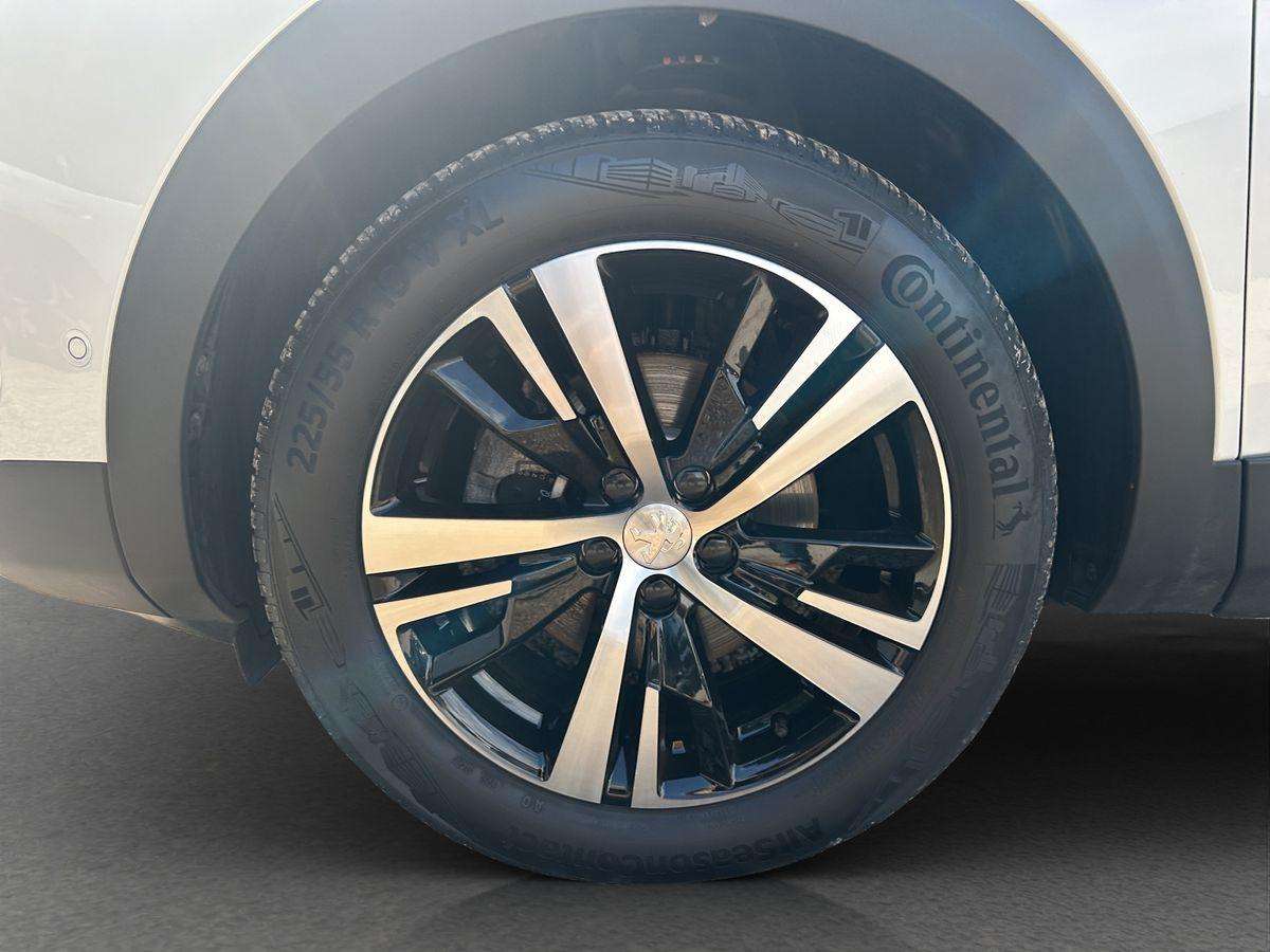 Fahrzeugbild eines Peugeot 3008