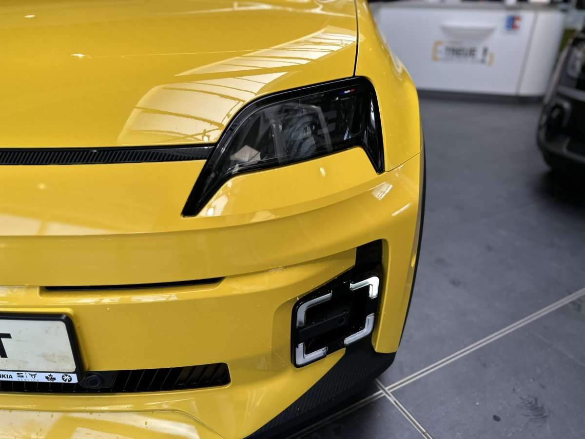 Fahrzeugbild eines Renault 5 E-TECH