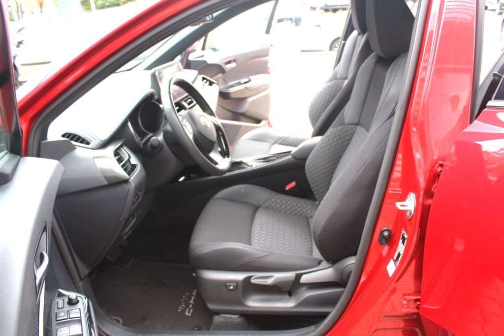 Fahrzeugbild eines Toyota C-HR