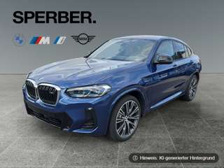 Schräge Frontansicht auf einen BMW X4 , freigestellt