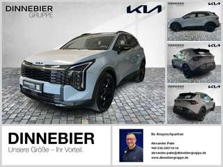 Schräge Frontansicht auf einen Kia Sportage , freigestellt