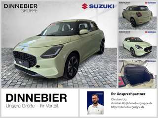 Schräge Frontansicht auf einen Suzuki Swift , freigestellt