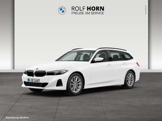 Schräge Frontansicht auf einen BMW 3er-Reihe , freigestellt