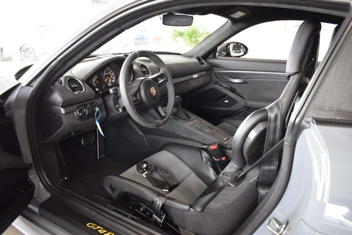 Fahrzeugbild eines Porsche Cayman