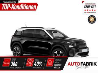 Schräge Frontansicht auf einen Citroën C3 Aircross , freigestellt