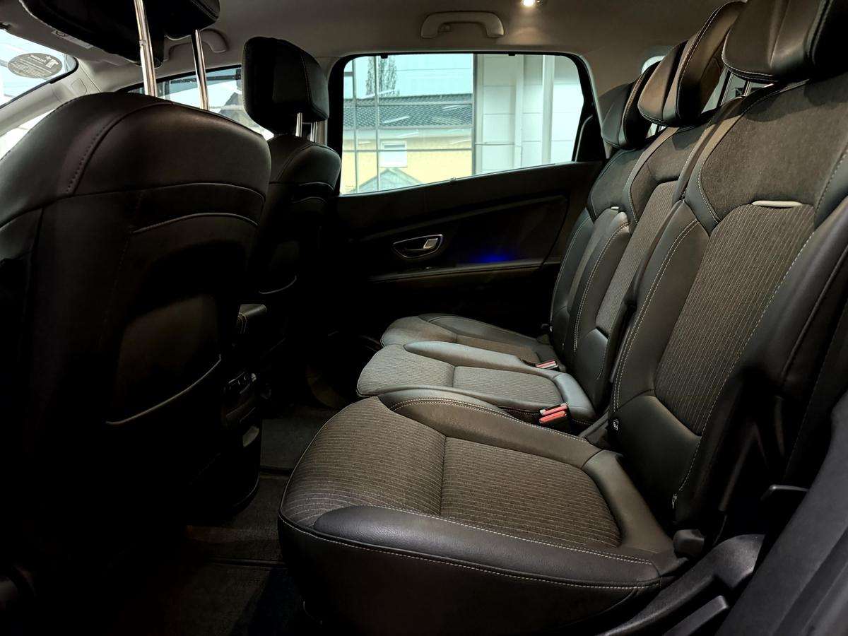 Fahrzeugbild eines Renault Scénic