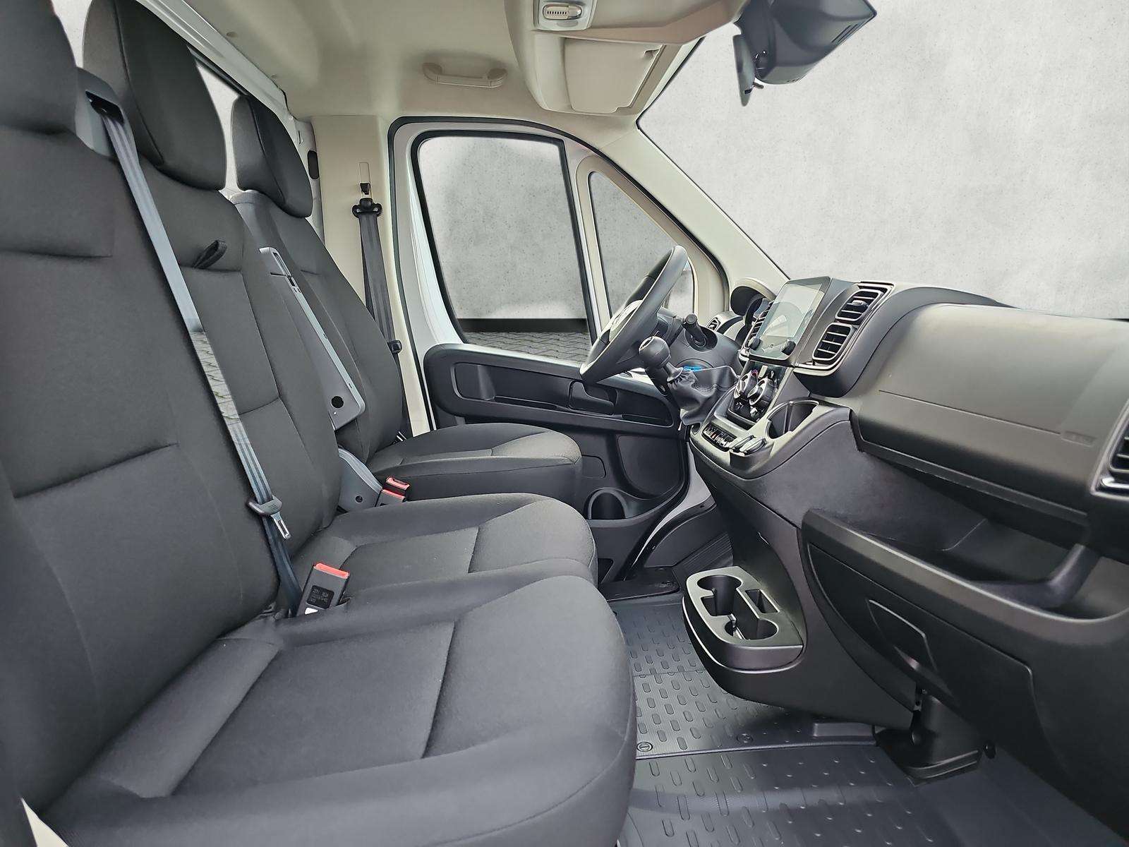 Fahrzeugbild eines Opel Movano