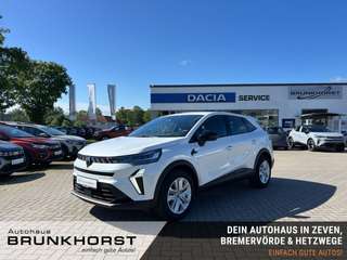 Schräge Frontansicht auf einen Renault Symbioz , freigestellt
