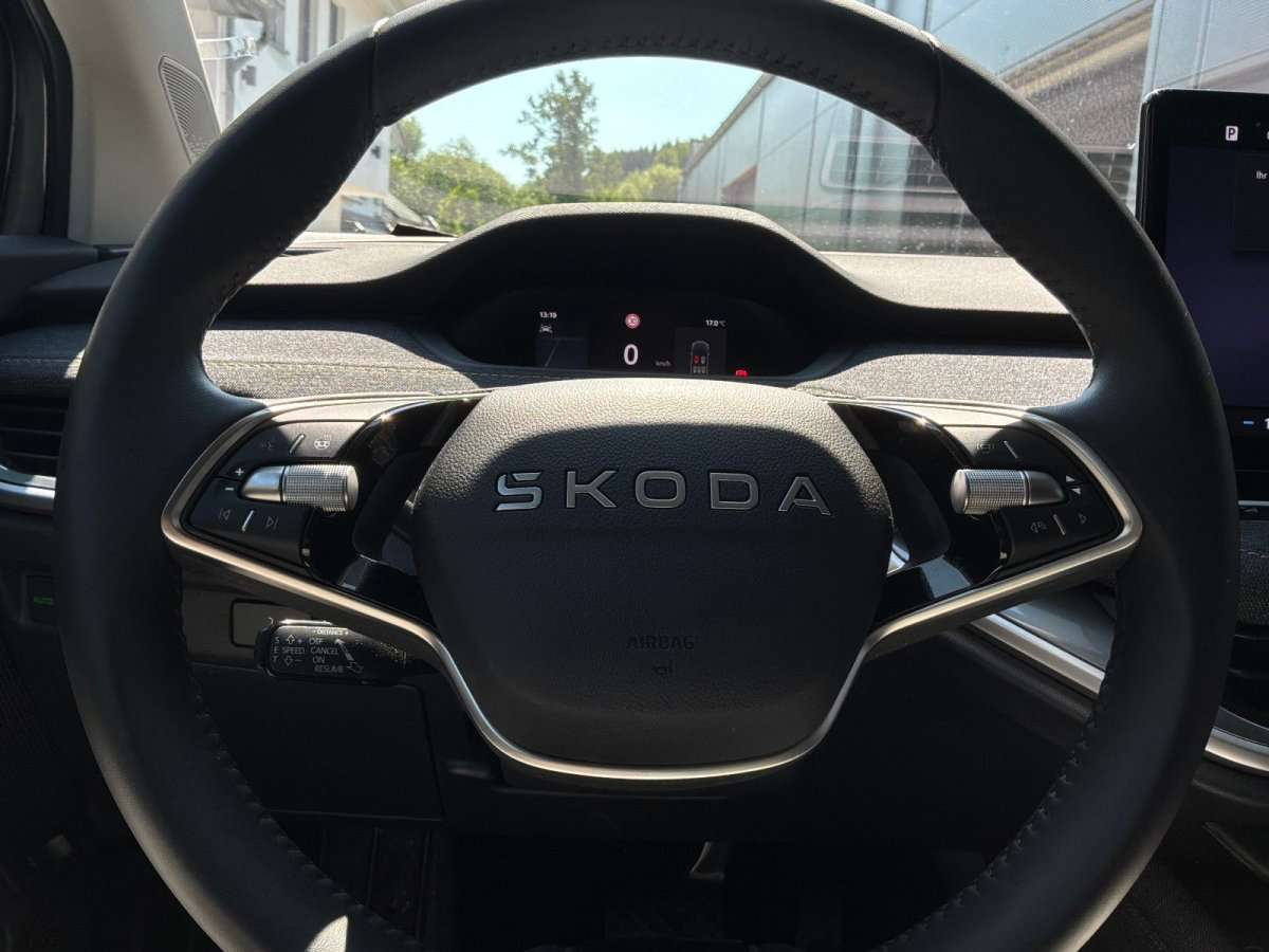 Fahrzeugbild eines Skoda ELROQ